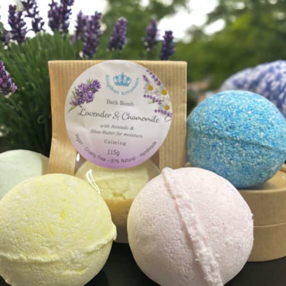 Natural Bath Bomb - consists of 1 large Bath Bomb Lavender and Chamomile - Calming